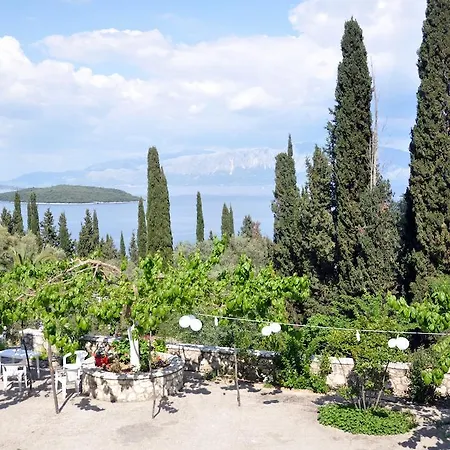 Evgenia Lefkada * Yénion