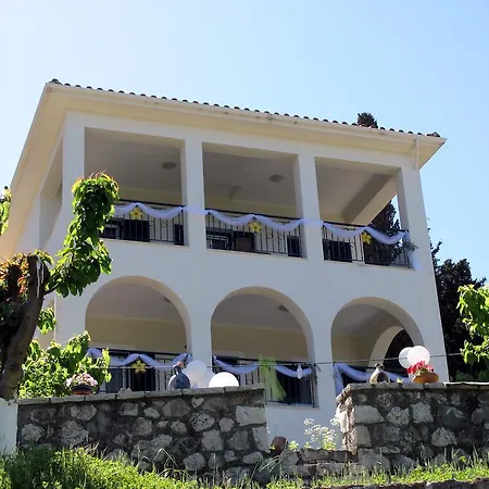 Evgenia Lefkada Yénion