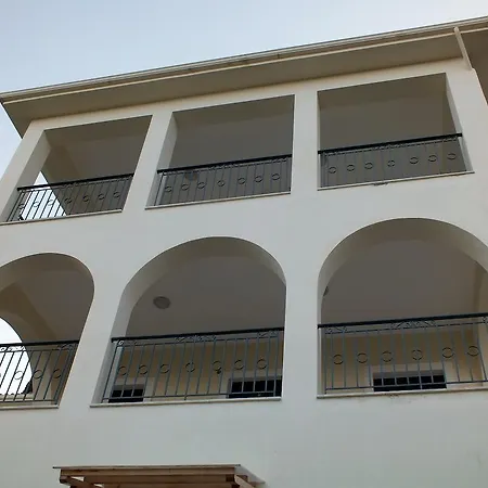 Evgenia Lefkada * Yénion
